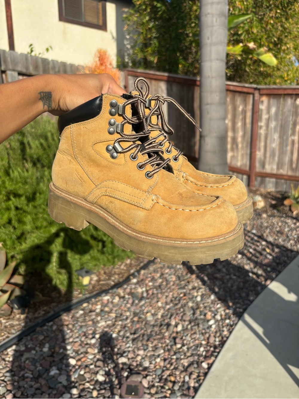 Boots - Picture 3 of 8